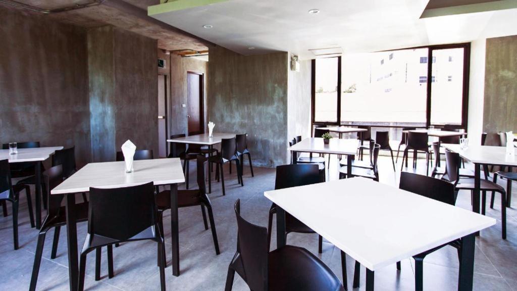 B2 Phuket Boutique & Budget Hotel מראה חיצוני תמונה